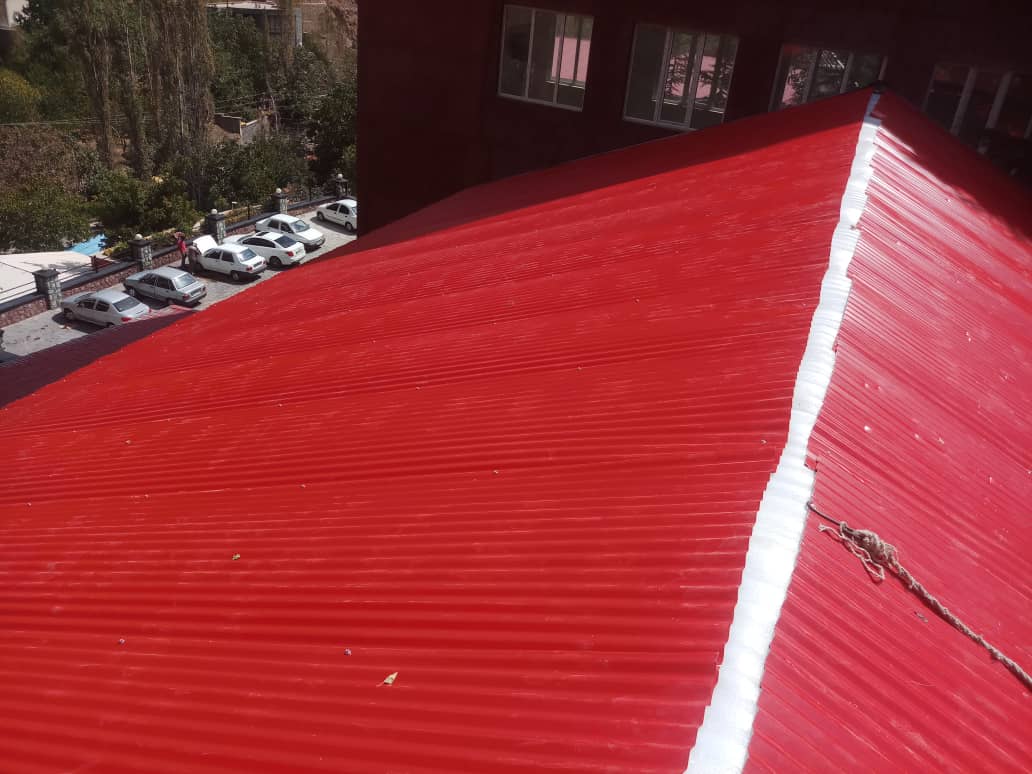 آیا اجرای سقف شیروانی به صرفه‌تر از سقف تخت است؟